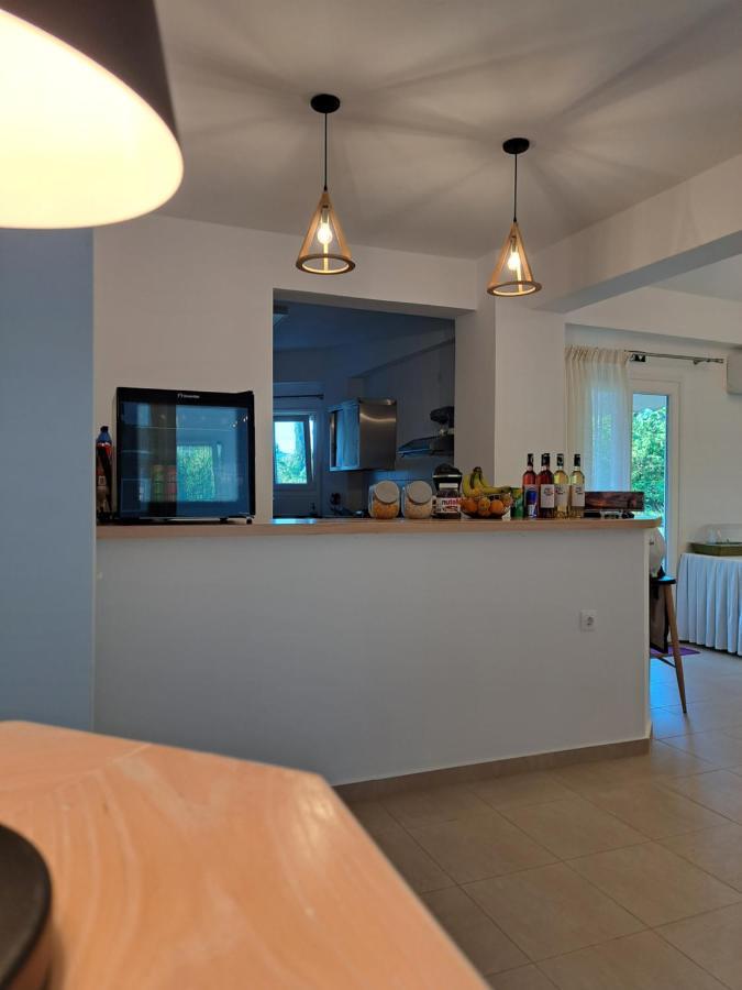 Athineon Hotel Nidrí Kültér fotó